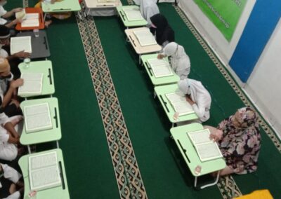 kegiatan rutinitas mengaji adek adek yatim